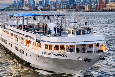 NYC Sunset Cruise: DJ, Dance and Live Music & Unforgettable Views