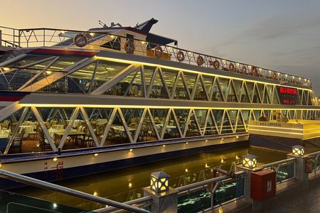Cairo Nile Dinner Cruise with Hotel Pickup