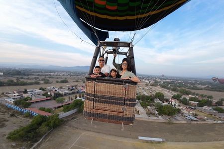 Balloon Flight + Underground Breakfast "LA CUEVA" + Transportation CDMX