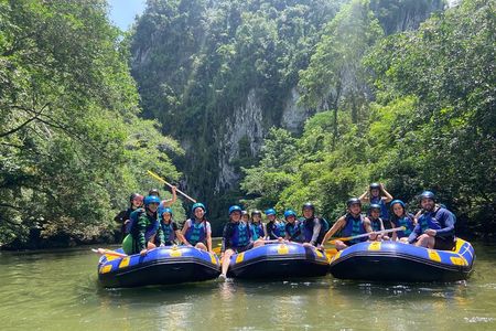 Rafting, Hiking and Caving at Rio Claro's Turquoise Waters!