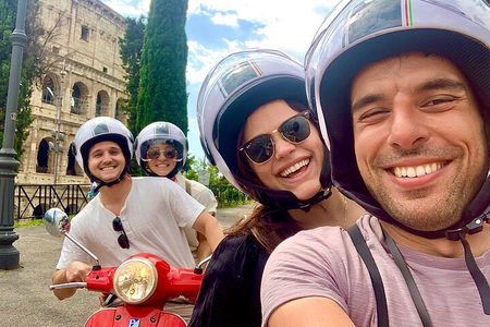 Rome by Vespa – Guided Tour: Drive or Ride as Passenger