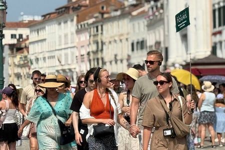 St. Mark's Basilica & Doge Palace + Murano, Burano Guided Tour