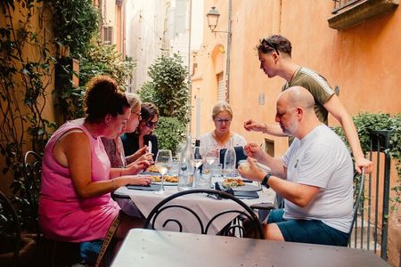 Bologna: Dinner, Wine & Tastings Walking Tour