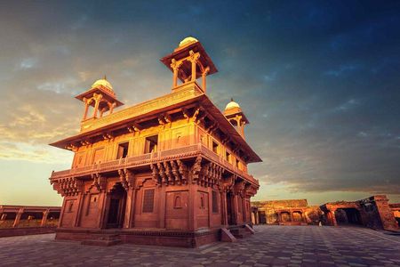 Jaipur To Agra Drop With Guided Fatehpur Sikri & Abhaneri 
