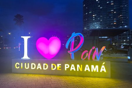 PRIVATE NIGHT TOUR in Ciudad PANAMA + 360° POIN views