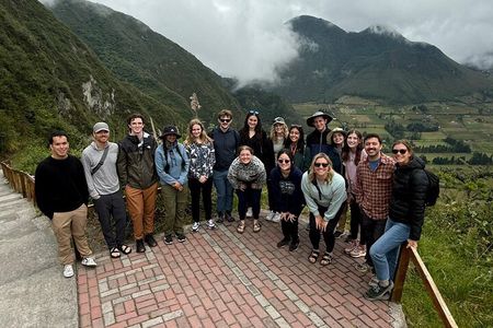 Private Full‑Day Quito Tour: Equator Line & Hummingbird Garden 