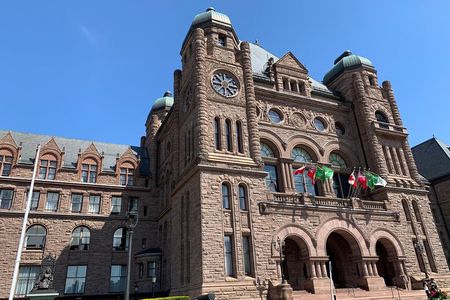 Toronto Discovery District 2hr Walking Tour