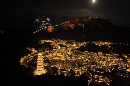 Beijing Gubei Water Town & Simatai Great Wall Night Tour 