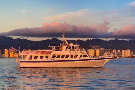 Sunset Dinner Cruise in Honolulu
