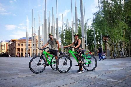 Tour the City of Medellin by Bicycle with Snacks and Drinks