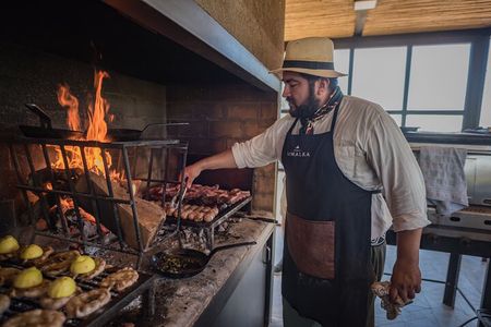 Private Wine, Empanadas and Choripán Tour with Transfers