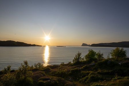 Midnight Sun Fjord Adventure in Tromso with Seaside Lunch