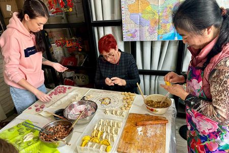 Shanghai Cooking Dumpling and Taste Local Food w/Vegan Option