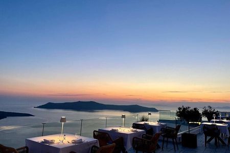 Scenic Caldera Walk from Imerovigli to Fira with Sunset Dinner