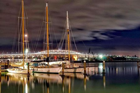 Auckland Night Views from Mount Eden to the Night Market