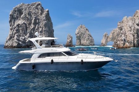 Los Cabos Yacht Adventure - Arch, Snorkel, Lunch, Drinks 1-18ppl