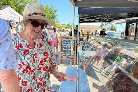 Bordeaux Market Food Tour and Gourmet River Cruise