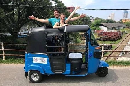 Colombo by Tuk Tuk – Sightseeing Entry Fees included
