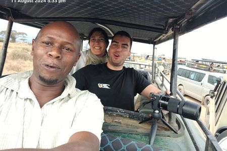 Half Day Jeep 4x4 Nairobi National Park Safari