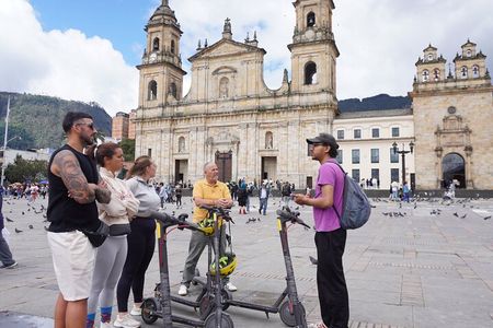 Bogota Cultural Tour: Discover La Candelaria on Scooter