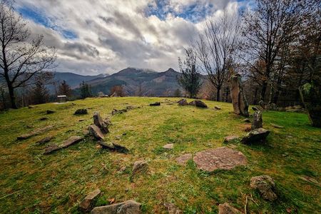Hiking along the ancient Cromlech route
