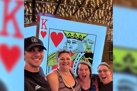 Small Group Vegas Strip Walking Tour with Free Drink