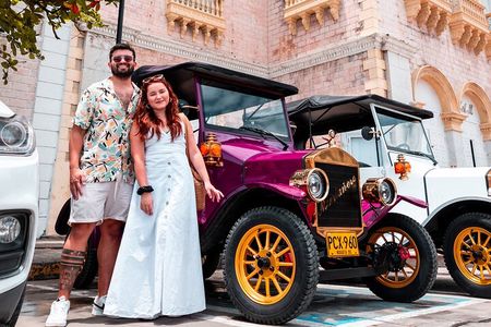 Cartagena Private Classic Car Tour + Bilingual Historian Guide
