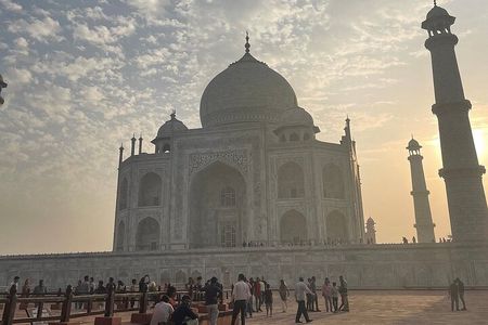 Taj Mahal Tour from Delhi – Same Day Agra Visit by car