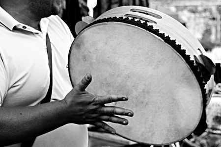 Sounds and Stories with Local Icons in Naples Music Tour