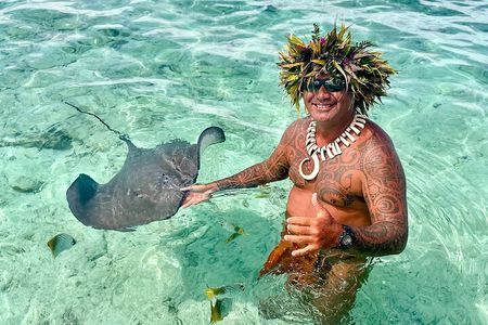 Crazyseahorseborabora Comfortable boat , sensational snorkeling .