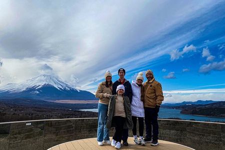 Private Mt.Fuji driving tour with a local English speaking guide 