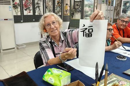 1-Hour Calligraphy Class with Optional Sightseeing