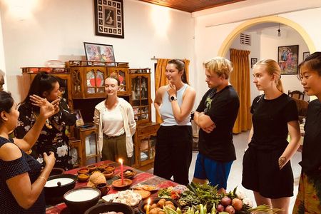 Authentic Sri Lankan Cooking Class in Kandy with Local Family