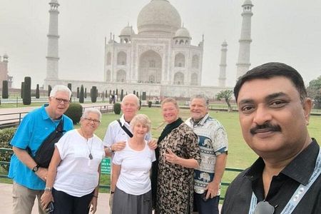 Tajmahal Overnight Tour From Delhi