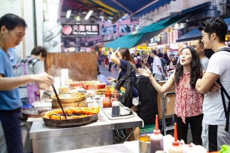 Hong Kong Private & Personalized Street Food Tour with a Local