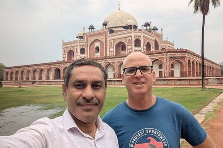 Delhi: Private Half or Full day City guided Tour with Private Car