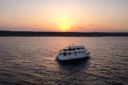 SUNSET LUXURY YACHT Protaras - HUGE slide - BBQ - 1 free drink