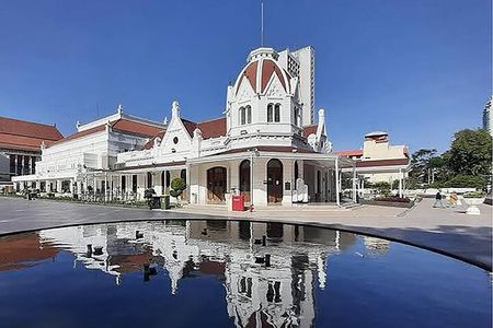 Surabaya City Tour Old Town Jeep Ride and Iconic Sites