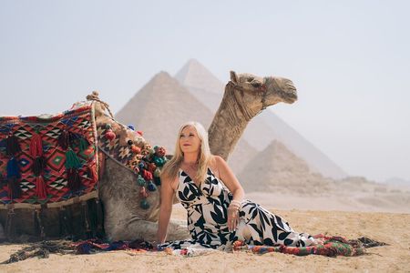 2 hrs Unique Photo session (PhotoShoot) at the Pyramids of Giza
