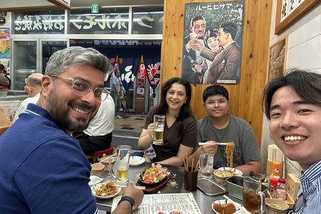 Osaka Food Hopping Tour by Local Japanese Tour Guide