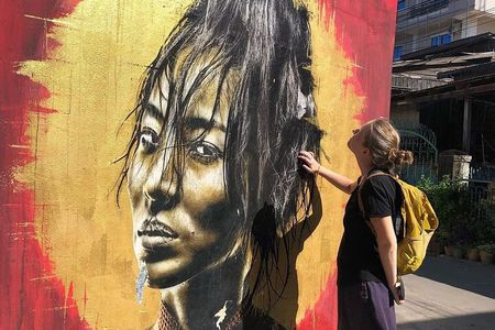 Phnom Penh Street Art and Noodle Lovers Tour by Tuk Tuk