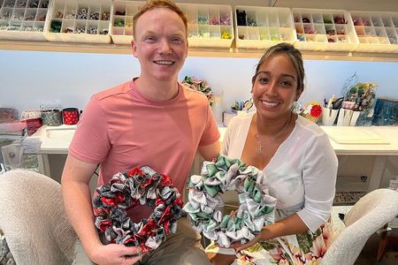 Handmade wreath experience using tatami mat edges in Tokyo