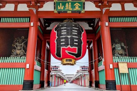 Tokyo Early Morning Walking Tour (It`s a new tour!)