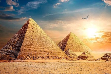 Hurghada to Cairo: Visit the Pyramids, Sphinx, and Museum , Lunch