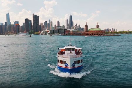 Lake Michigan Skyline Cruise in Chicago