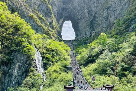 1-Day Private Zhangjiajie Tour to Tianmen Mountain & Glass Bridge