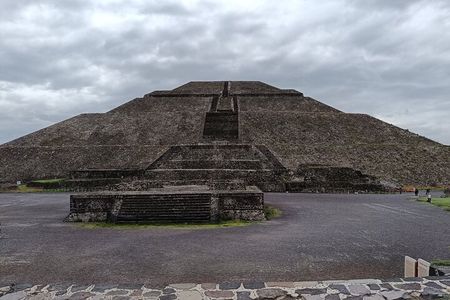 Guided Private Tour Teotihuacan,Basilica of Guadalupe,Tlatelolco