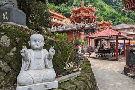 Alishan Scenic One Day guided Tour from Taichung