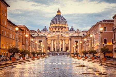 St Peter's Basilica Underground Tour with Dome Climb