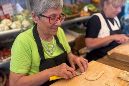 Cooking lesson from a greengrocer in the heart of Brindisi